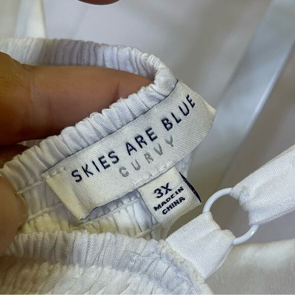 Skies are Blue Curvy, White Spaghetti Strip Dress. Size 3X. Excellent condition! - Picture 5 of 7